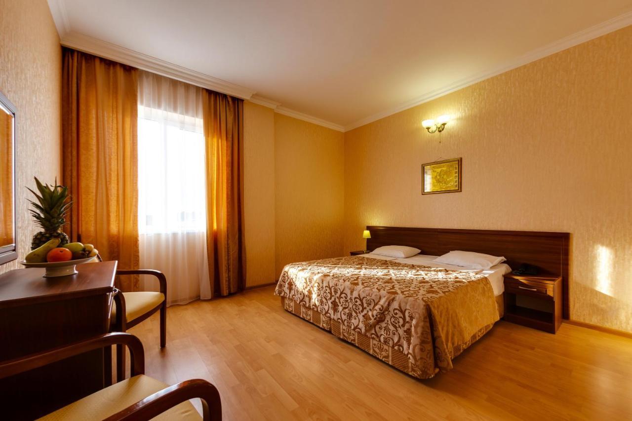 Vizit Hotel Krasnodar Eksteriør bilde